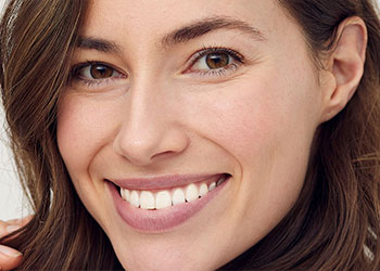 ÄSTHETISCHE ZAHNMEDIZIN