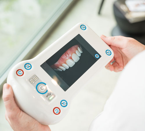 Digitale Analyse eines Lächelns für ästhetische Zahnmedizin im MVZ Rage-Holm Bocholt